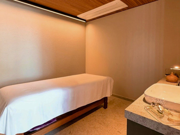 Casa de Condomínio para Venda com 8 quartos, em Bracuí (Cunhambebe) com 3000m²