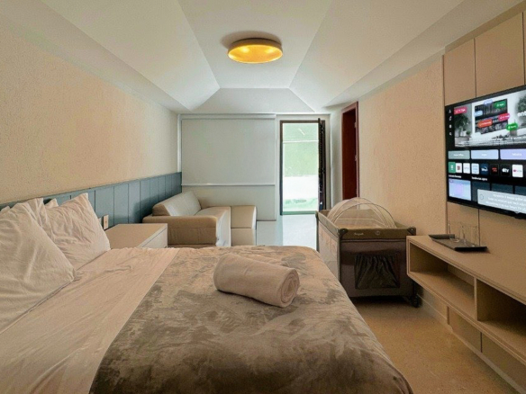Casa de Condomínio para Venda com 8 quartos, em Bracuí (Cunhambebe) com 3000m²