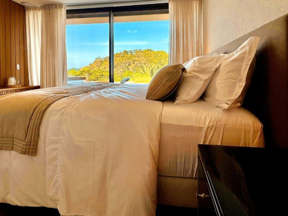 Casa de Condomínio para Venda com 8 quartos, em Bracuí (Cunhambebe) com 3000m²