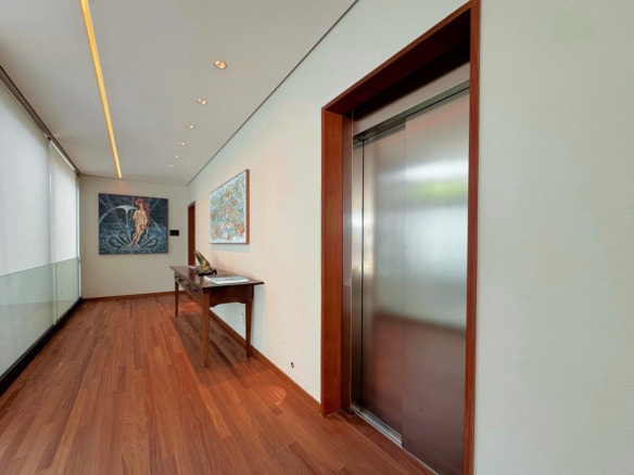 Casa de Condomínio para Venda com 8 quartos, em Bracuí (Cunhambebe) com 3000m²