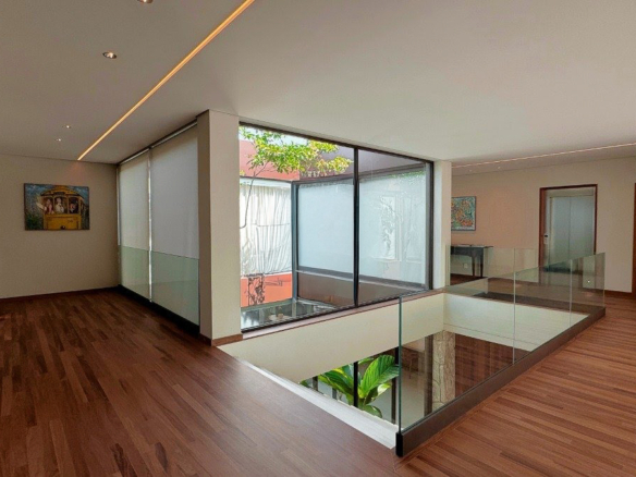 Casa de Condomínio para Venda com 8 quartos, em Bracuí (Cunhambebe) com 3000m²