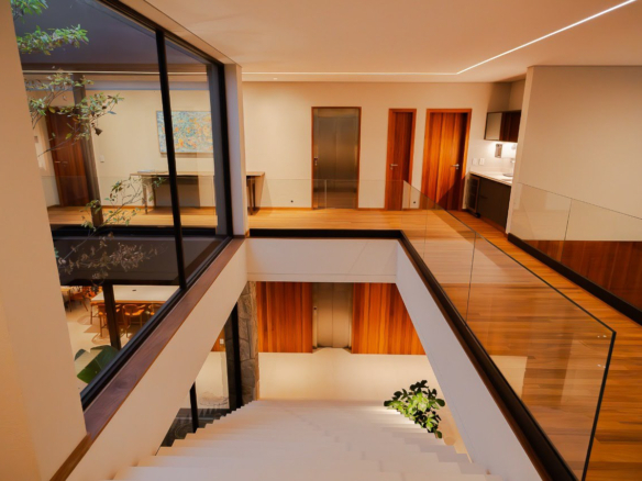 Casa de Condomínio para Venda com 8 quartos, em Bracuí (Cunhambebe) com 3000m²