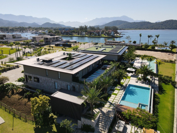 Casa de Condomínio para Venda com 8 quartos, em Bracuí (Cunhambebe) com 3000m²