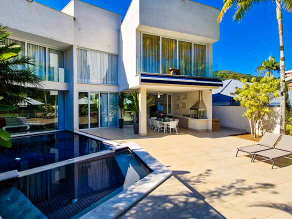 Casa no Condomínio Costa Verde Tabatinga com 8 quartos, na Praia de Tabatinga com 650m²