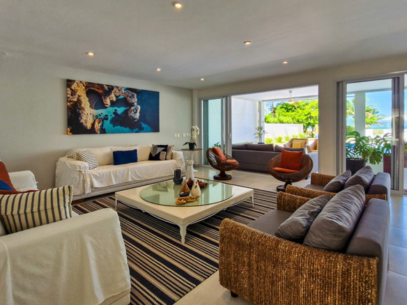 Casa para venda pé na areia, Condomínio Cocanha, contendo 09 suítes, com 803m²