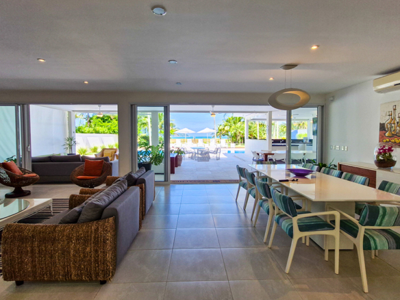 Casa para venda pé na areia, Condomínio Cocanha, contendo 09 suítes, com 803m²