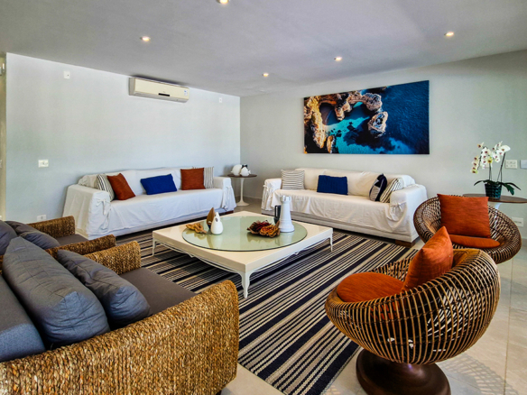Casa para venda pé na areia, Condomínio Cocanha, contendo 09 suítes, com 803m²