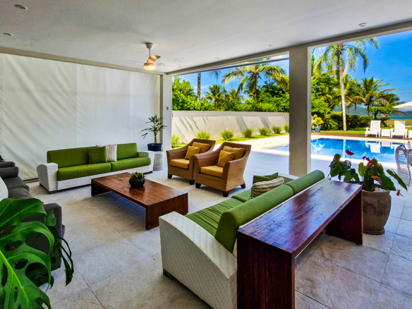 Casa para venda pé na areia, Condomínio Cocanha, contendo 09 suítes, com 803m²