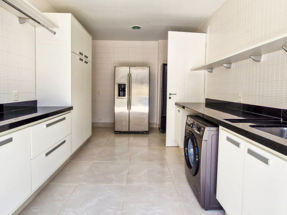 Casa para venda pé na areia, Condomínio Cocanha, contendo 09 suítes, com 803m²