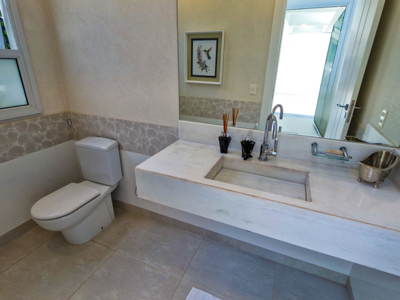 Casa para venda pé na areia, Condomínio Cocanha, contendo 09 suítes, com 803m²