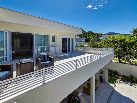 Casa para venda pé na areia, Condomínio Cocanha, contendo 09 suítes, com 803m²