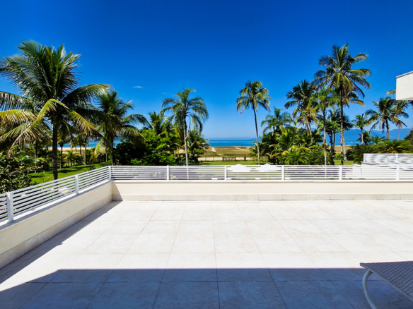 Casa para venda pé na areia, Condomínio Cocanha, contendo 09 suítes, com 803m²