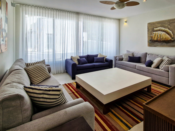 Casa para venda pé na areia, Condomínio Cocanha, contendo 09 suítes, com 803m²