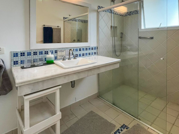 Casa de Condomínio para Aluguel com 7 quartos, em COCANHA com 950m²