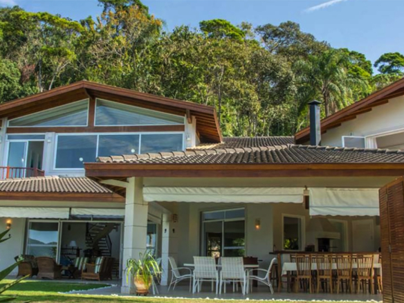 Casa de Condomínio para Aluguel com 7 quartos, em COCANHA com 950m²