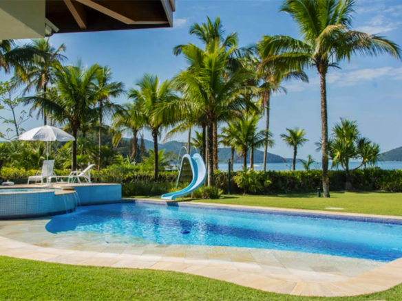 Casa de Condomínio para Aluguel com 7 quartos, em COCANHA com 950m²