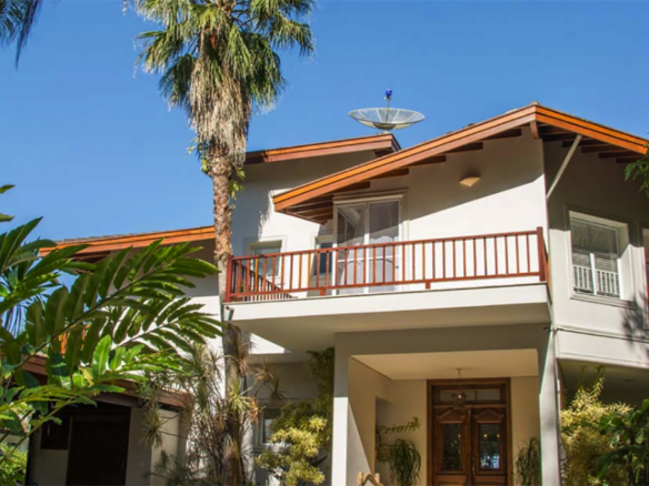Casa de Condomínio para Aluguel com 7 quartos, em COCANHA com 950m²