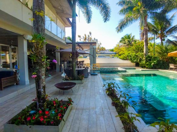 Casa no Condomínio Costa Verde Tabatinga com 8 suítes, na Praia de Tabatinga com 700m²
