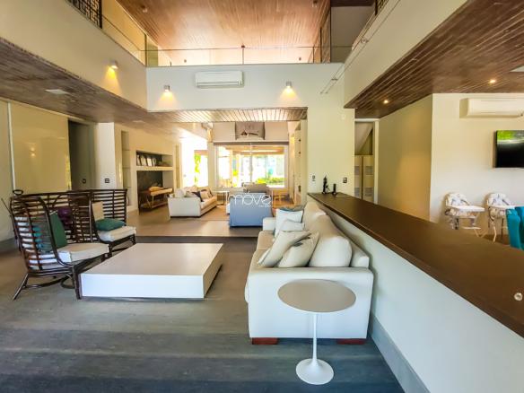 Casa no Condomínio Costa Verde Tabatinga com 8 suítes, na Praia de Tabatinga com 700m²