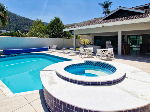 Casa no Condomínio Costa Verde Tabatinga com 7 quartos, na Praia de Tabatinga com 450m²