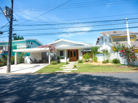 Casa no Condomínio Costa Verde Tabatinga com 05 suítes, na Praia de Tabatinga com 400m²