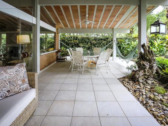 Casa de Condomínio para Temporada com 7 quartos, em DOMINGAS DIAS com 600m²