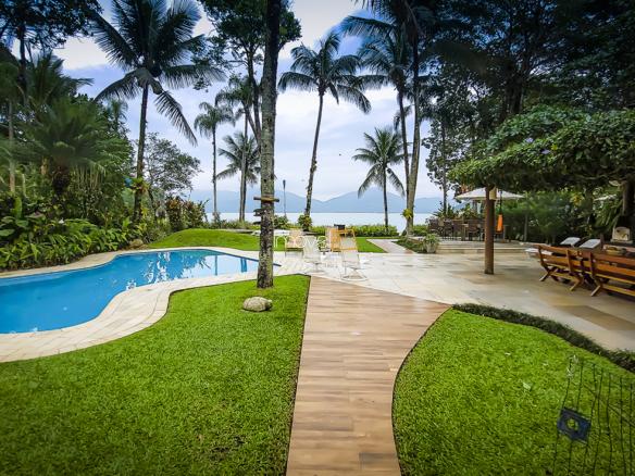 Casa de Condomínio para Temporada com 7 quartos, em DOMINGAS DIAS com 600m²