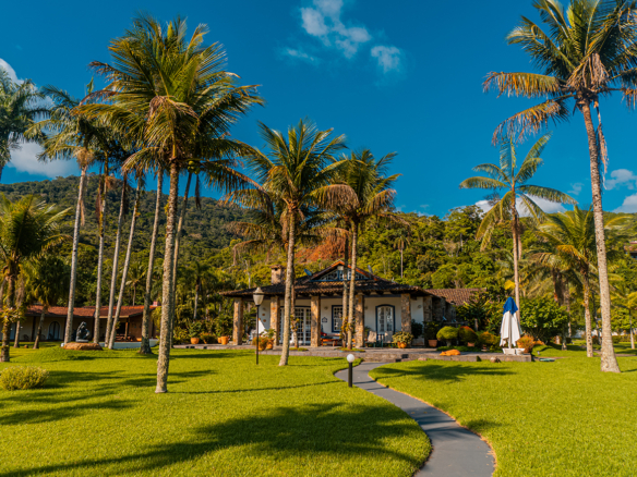 Casa de Condomínio para Venda com 7 quartos, em Praia Dura com 700m²