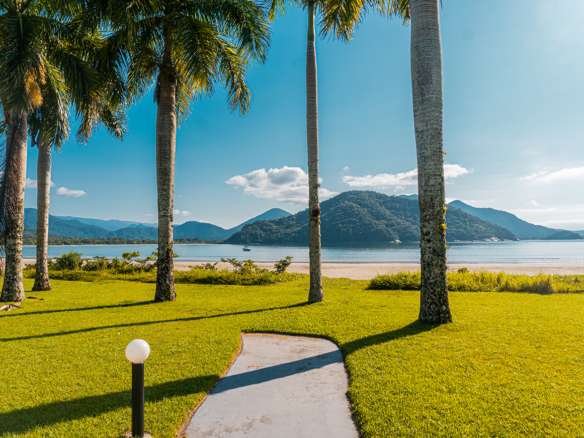 Casa de Condomínio para Venda com 7 quartos, em Praia Dura com 700m²