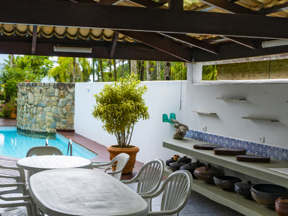 Casa de Condomínio para Venda com 7 quartos, em Praia Dura com 700m²