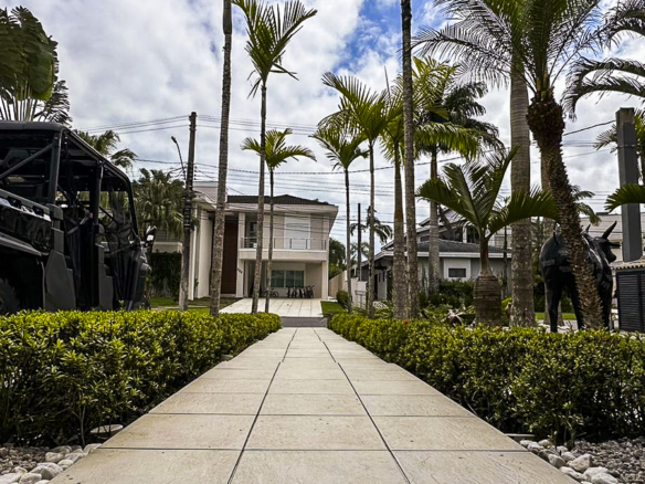 Casa no Condomínio Costa Verde Tabatinga com 6 quartos, na Praia de Tabatinga com 650m²