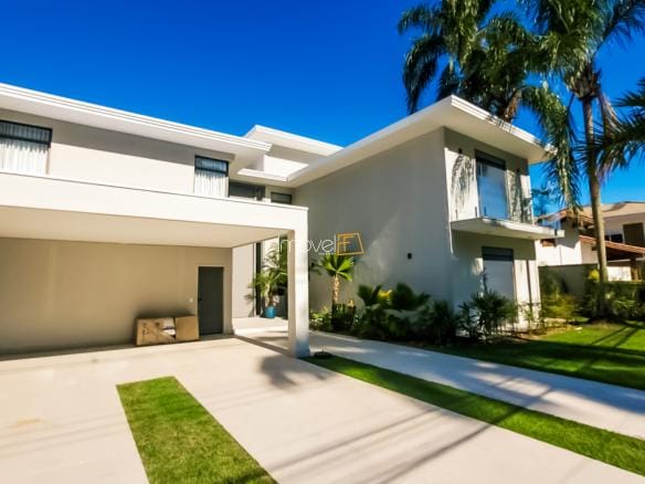 Casa no Condomínio Costa Verde Tabatinga com 9 suítes, na Praia de Tabatinga com 600m²