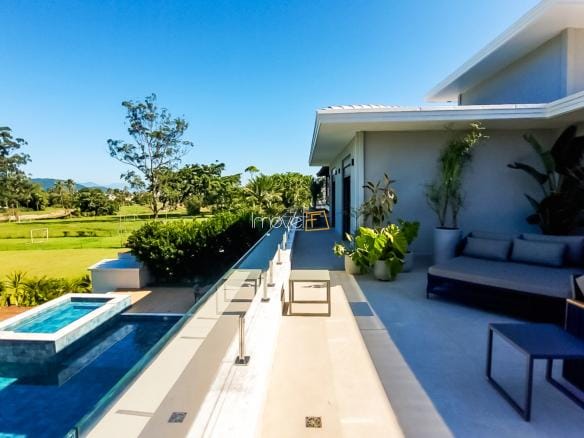 Casa no Condomínio Costa Verde Tabatinga com 9 suítes, na Praia de Tabatinga com 600m²