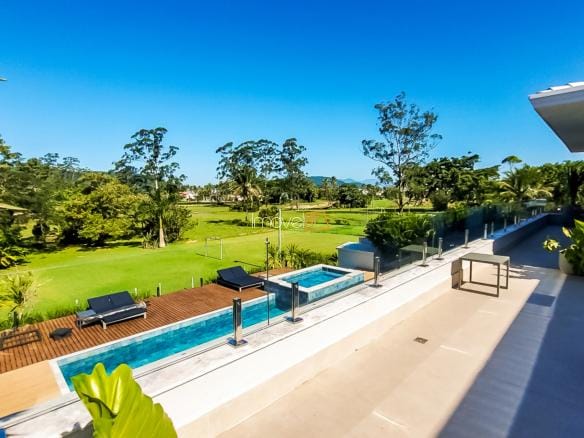 Casa no Condomínio Costa Verde Tabatinga com 9 suítes, na Praia de Tabatinga com 600m²