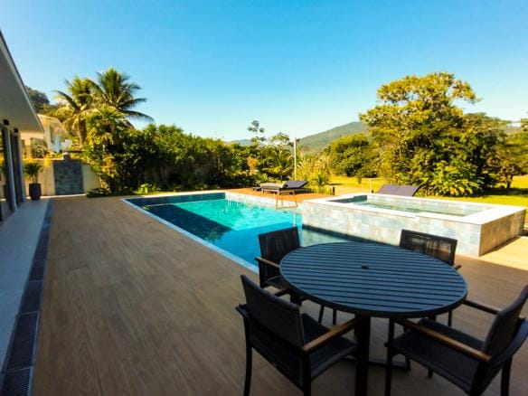 Casa no Condomínio Costa Verde Tabatinga com 9 suítes, na Praia de Tabatinga com 600m²