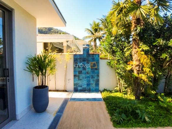 Casa no Condomínio Costa Verde Tabatinga com 9 suítes, na Praia de Tabatinga com 600m²