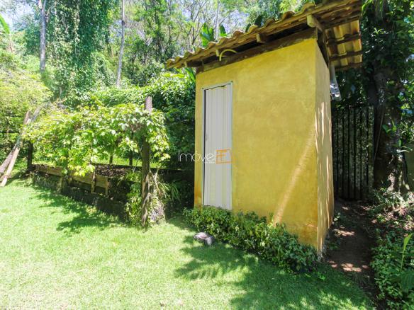 Casa na Praia da Armação em Condomínio para Venda com 5 quartos, em Ilhabela com 850m²