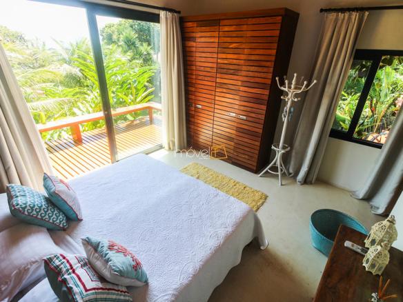Casa na Praia da Armação em Condomínio para Venda com 5 quartos, em Ilhabela com 850m²
