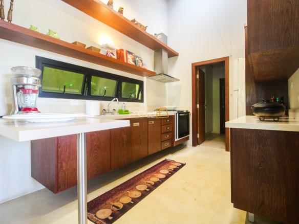 Casa na Praia da Armação em Condomínio para Venda com 5 quartos, em Ilhabela com 850m²
