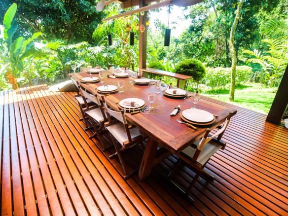 Casa na Praia da Armação em Condomínio para Venda com 5 quartos, em Ilhabela com 850m²