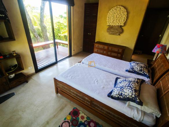 Casa na Praia da Armação em Condomínio para Venda com 5 quartos, em Ilhabela com 850m²