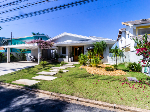 Casa no Condomínio Costa Verde Tabatinga com 05 suítes, na Praia de Tabatinga com 400m²