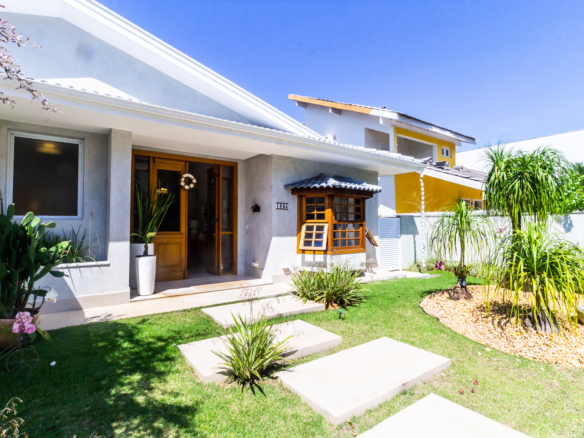 Casa no Condomínio Costa Verde Tabatinga com 05 suítes, na Praia de Tabatinga com 400m²