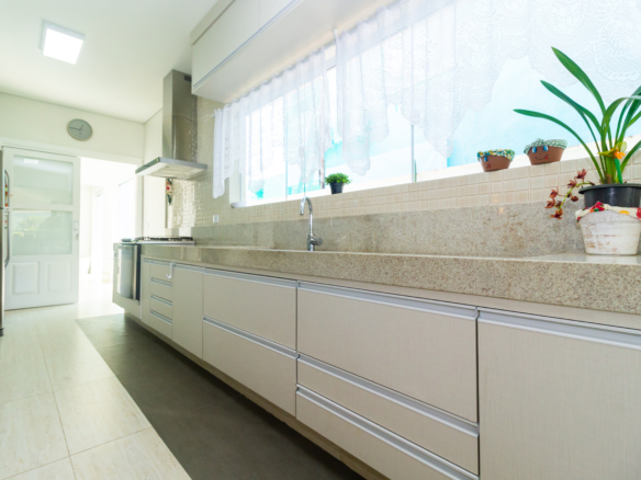 Casa no Condomínio Costa Verde Tabatinga com 05 suítes, na Praia de Tabatinga com 400m²