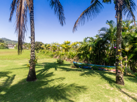 Casa no Condomínio Costa Verde Tabatinga com 05 suítes, na Praia de Tabatinga com 400m²
