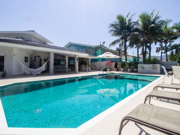 Casa no Condomínio Costa Verde Tabatinga com 05 suítes, na Praia de Tabatinga com 400m²