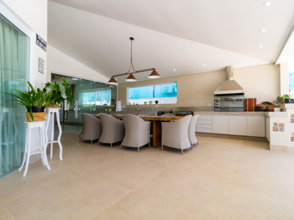Casa no Condomínio Costa Verde Tabatinga com 05 suítes, na Praia de Tabatinga com 400m²