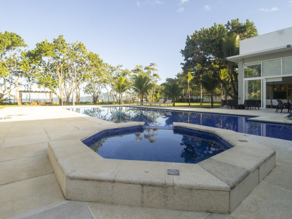 Casa de Condomínio para Venda com 8 quartos, Praia do Tenório