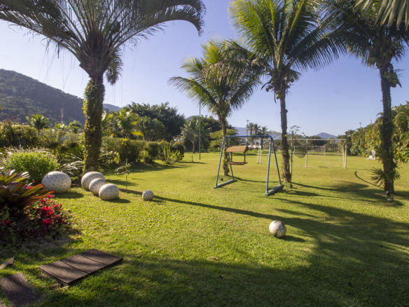 Casa no Condomínio Costa Verde Tabatinga com 9 quartos, na Praia de Tabatinga com 497m²