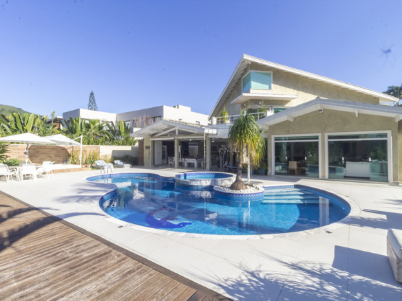 Casa no Condomínio Costa Verde Tabatinga com 9 quartos, na Praia de Tabatinga com 497m²